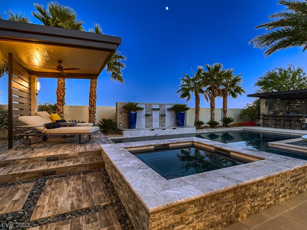 8238 Canyon Tree Court