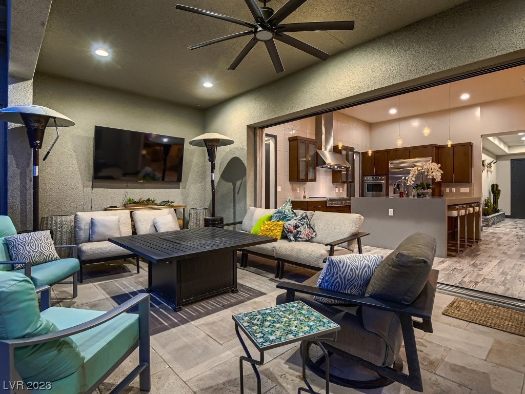 8238 Canyon Tree Court