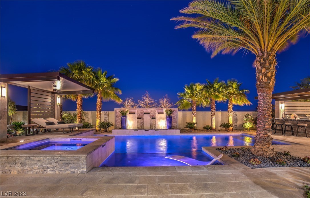 8238 Canyon Tree Court