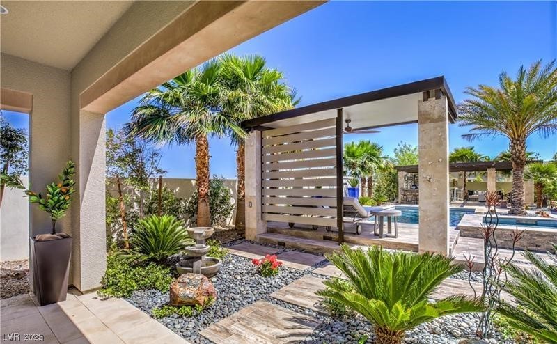 8238 Canyon Tree Court