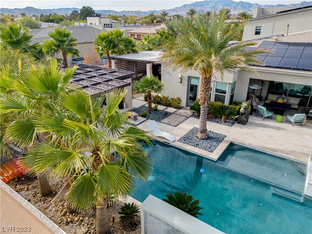 8238 Canyon Tree Court
