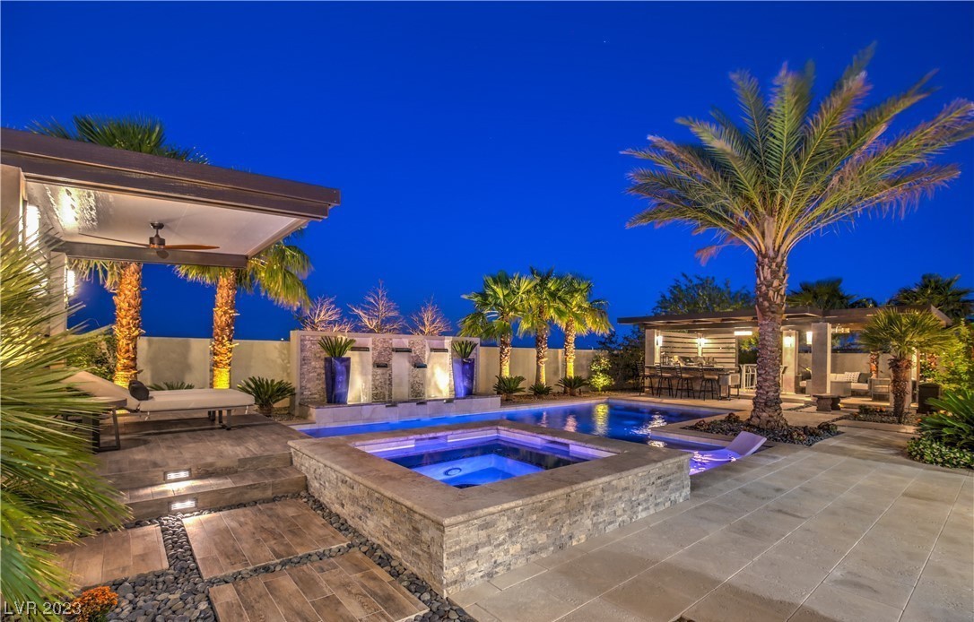 8238 Canyon Tree Court