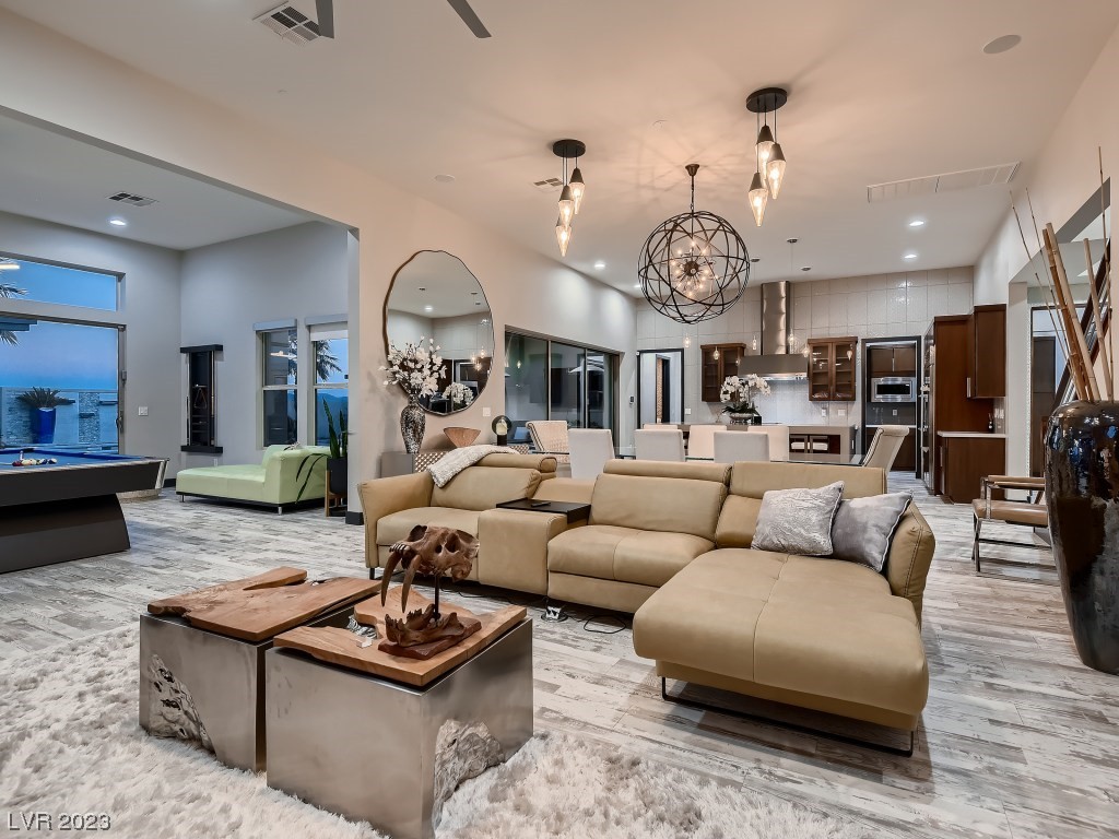 8238 Canyon Tree Court