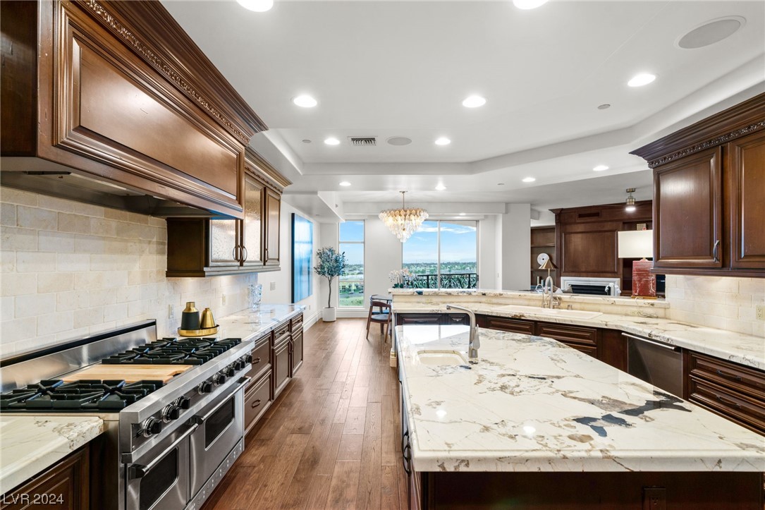 9101 ALTA Drive 404