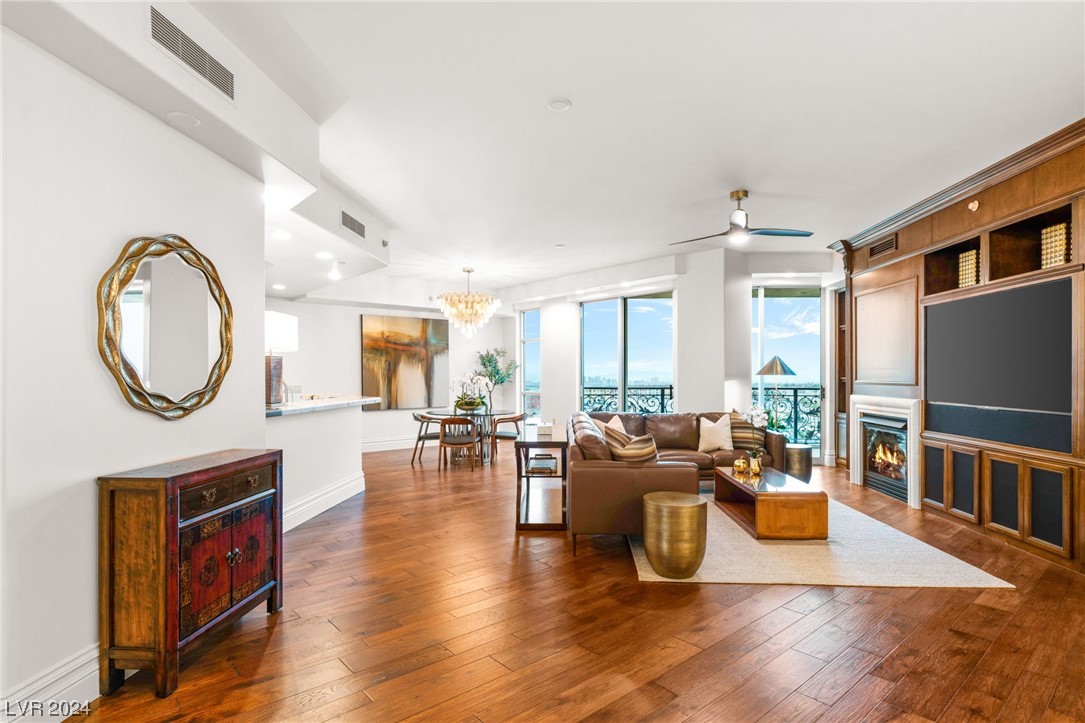 9101 ALTA Drive 404