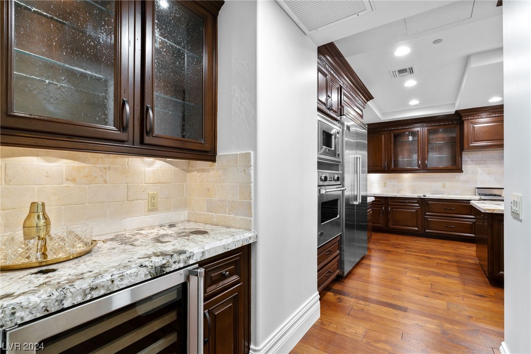 9101 ALTA Drive 404