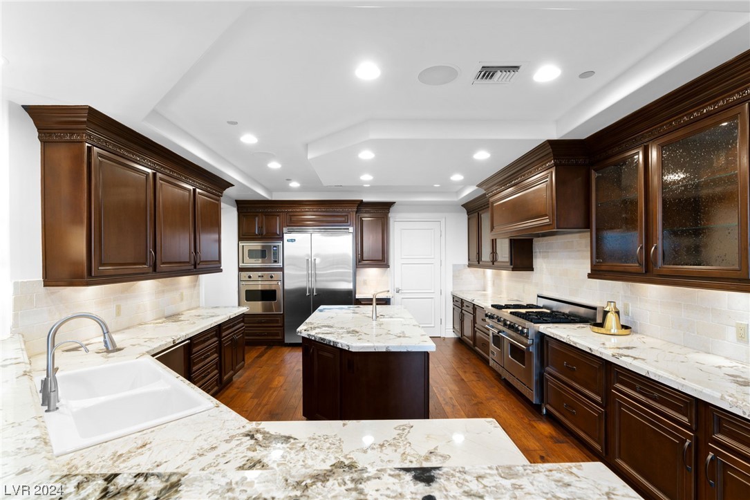 9101 ALTA Drive 404