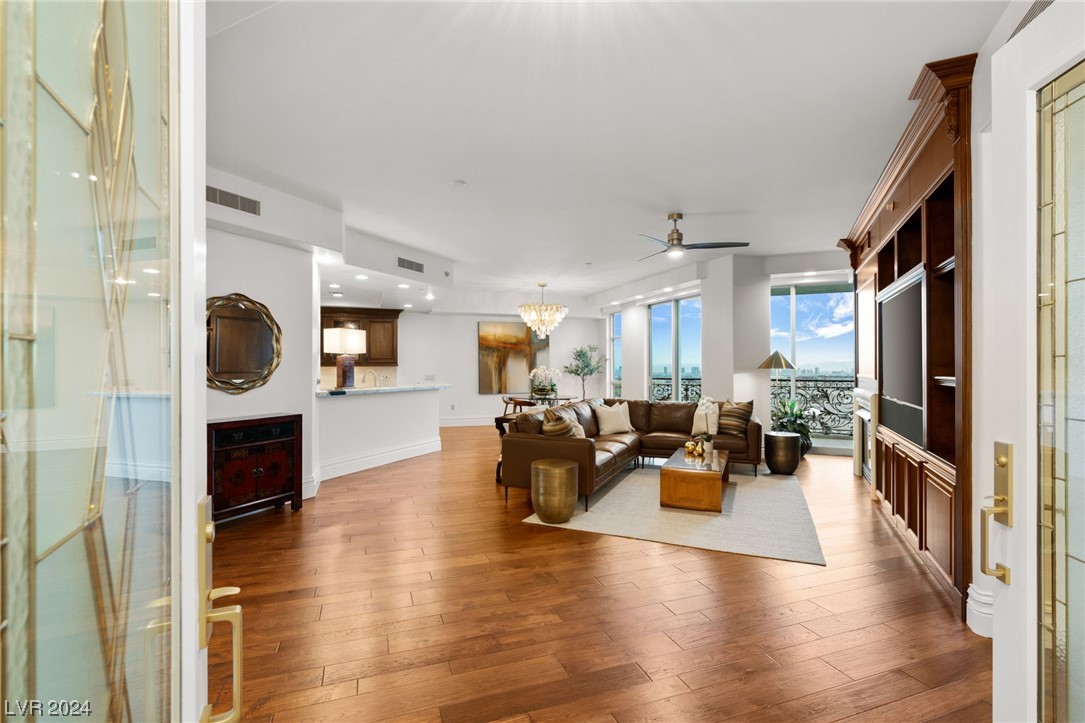 9101 ALTA Drive 404