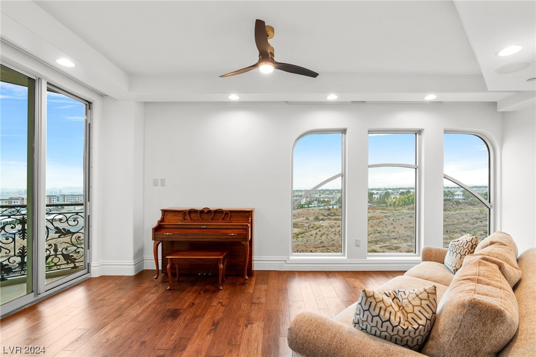 9101 ALTA Drive 404