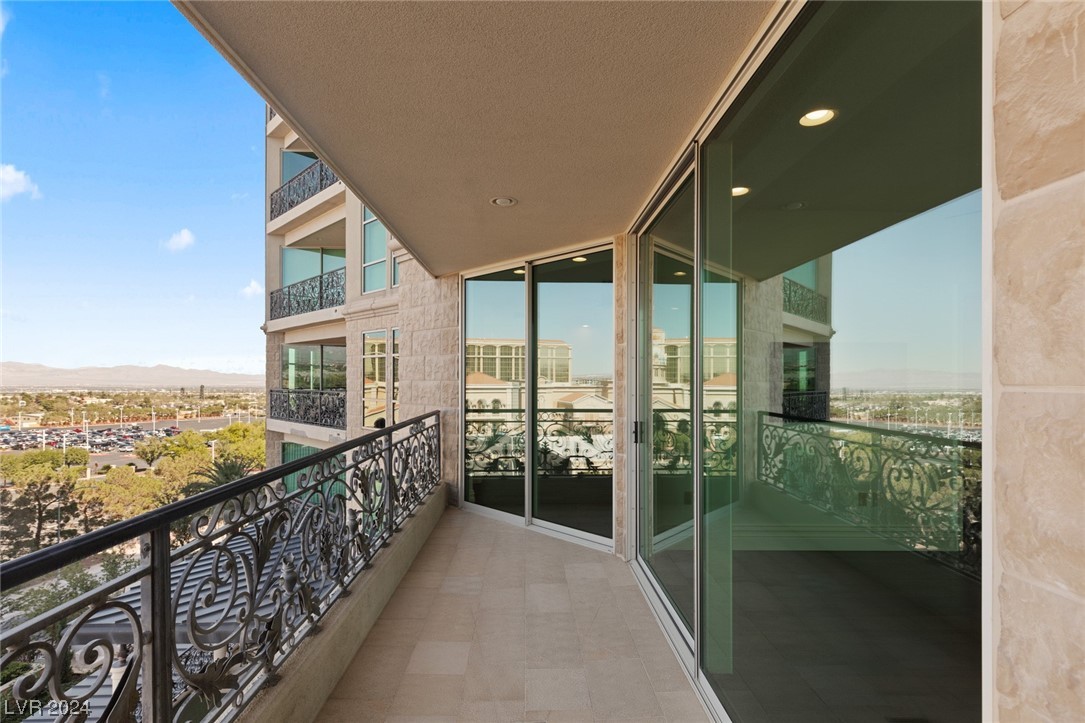 9101 ALTA Drive 404