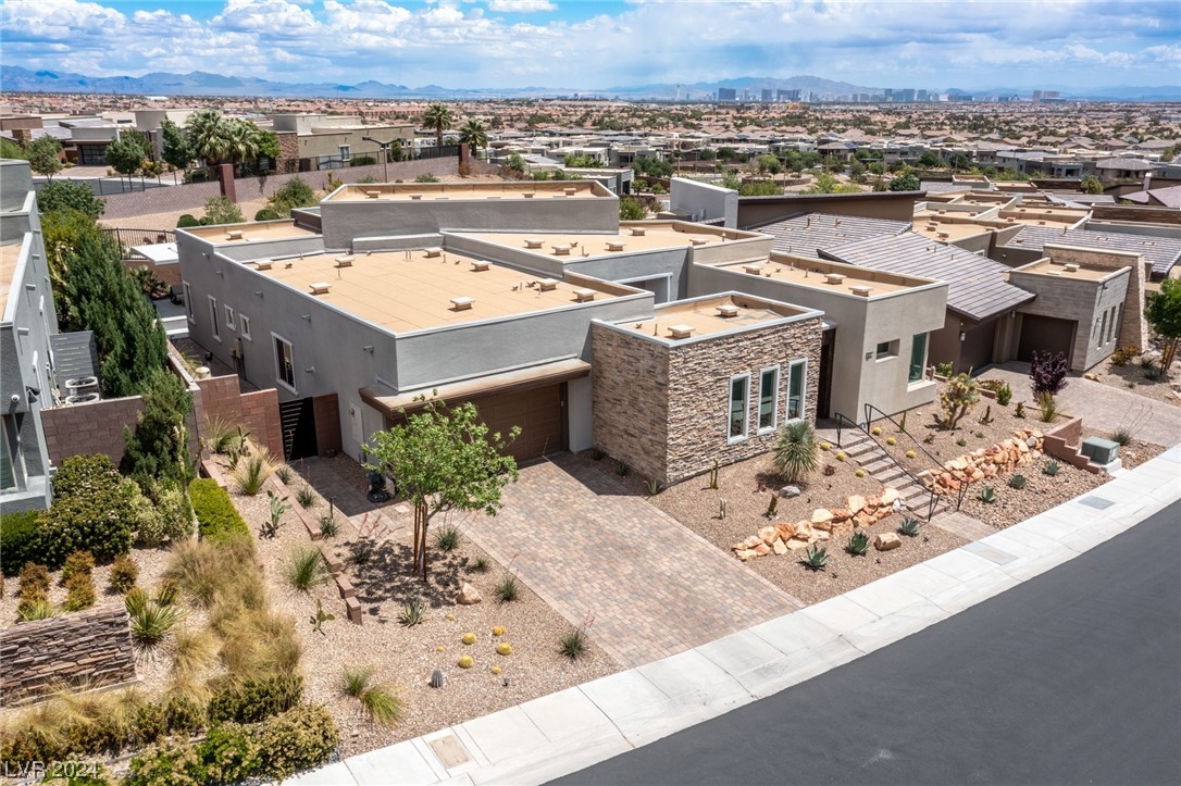 6232 Petroglyph Avenue