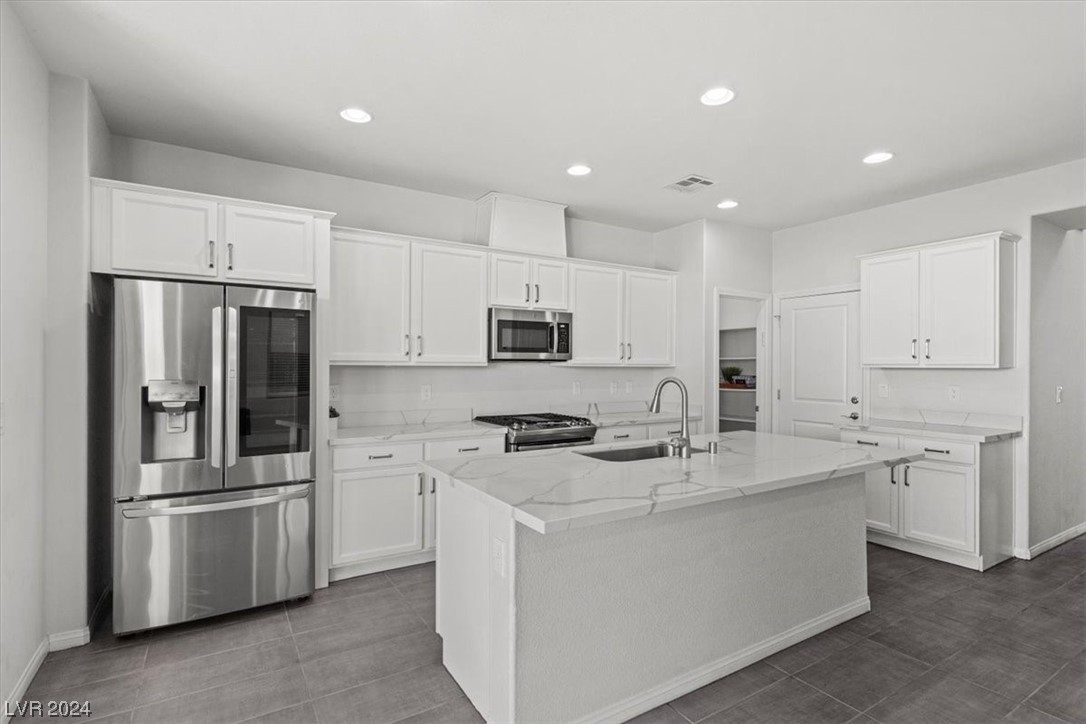 476 Bolsa Basin Avenue