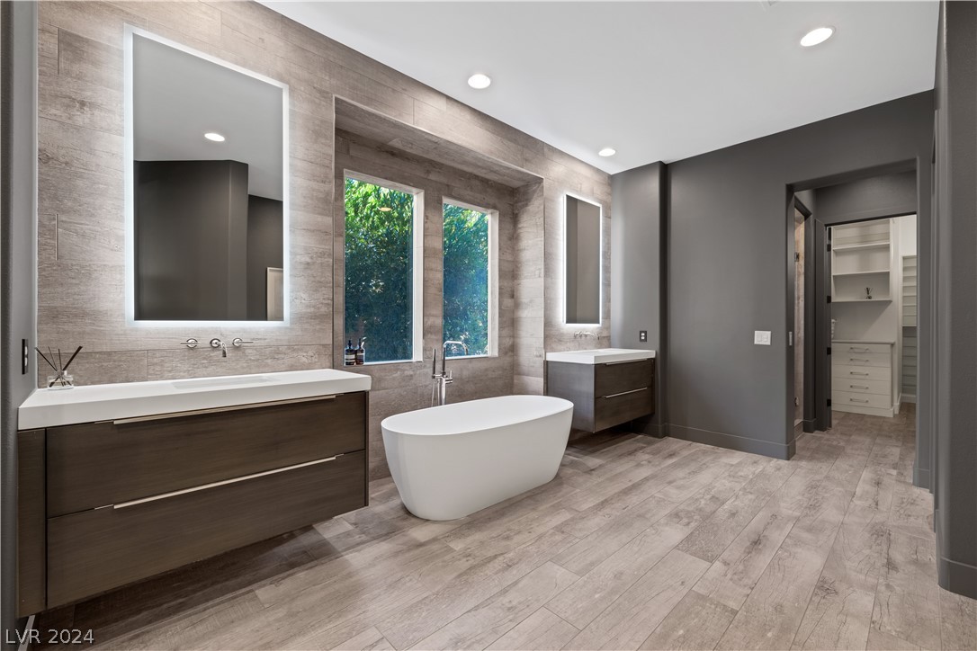 76 Panorama Crest Avenue