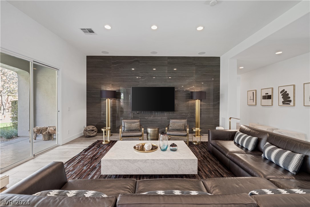 76 Panorama Crest Avenue