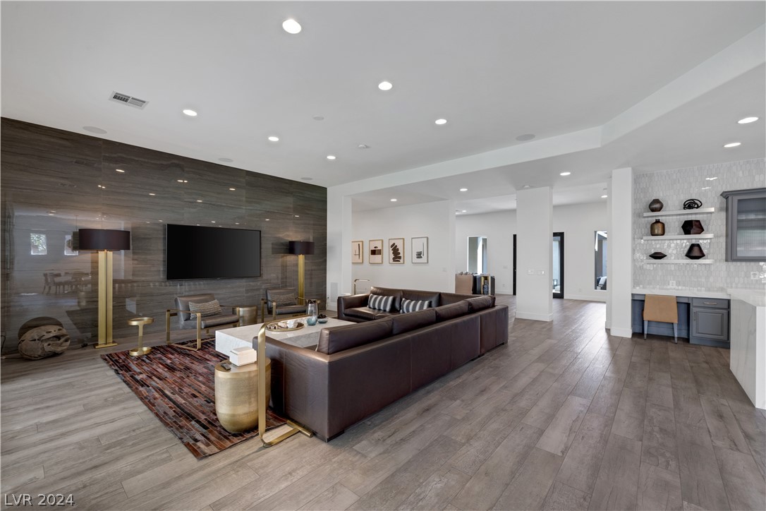 76 Panorama Crest Avenue