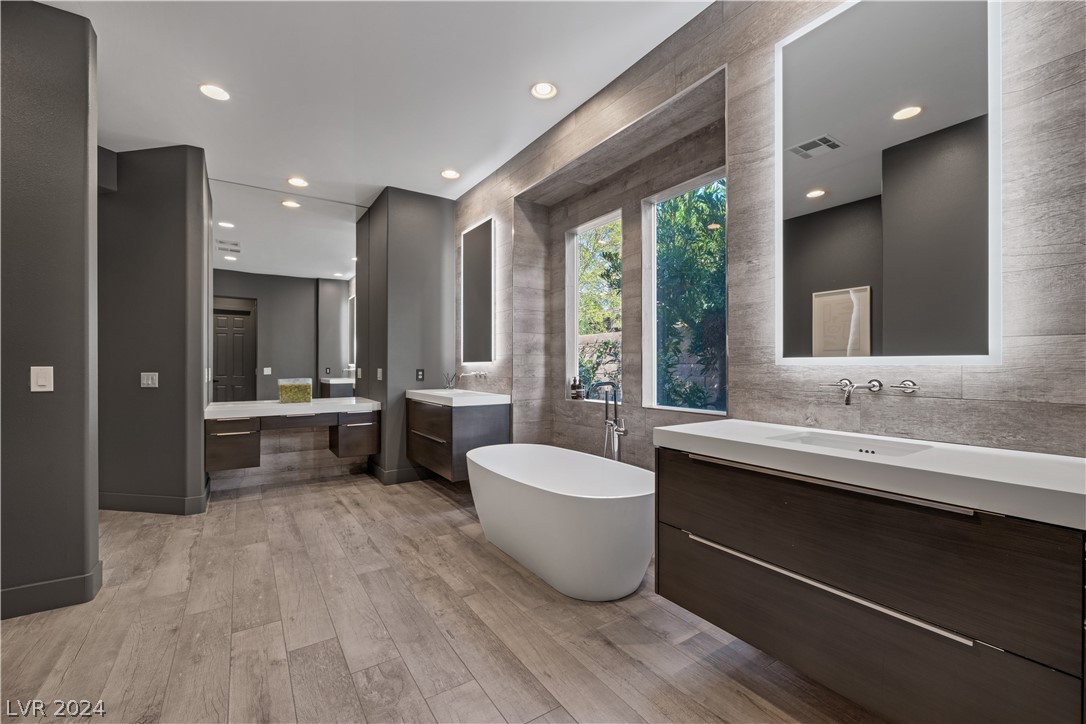 76 Panorama Crest Avenue