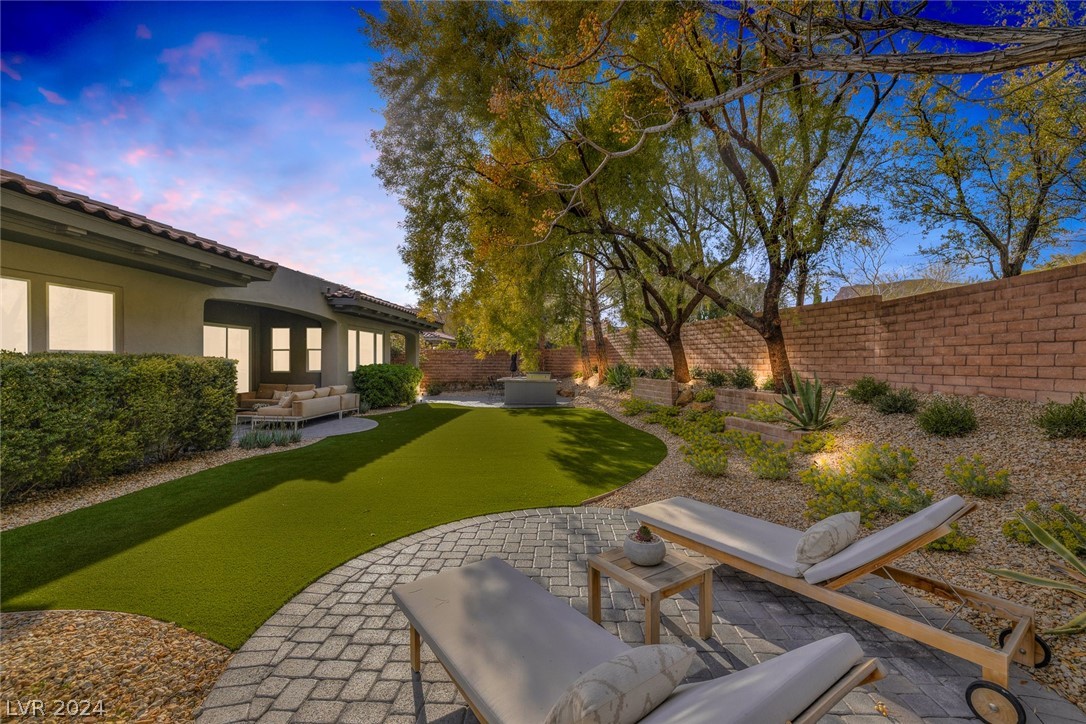 76 Panorama Crest Avenue