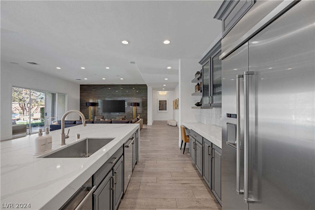 76 Panorama Crest Avenue