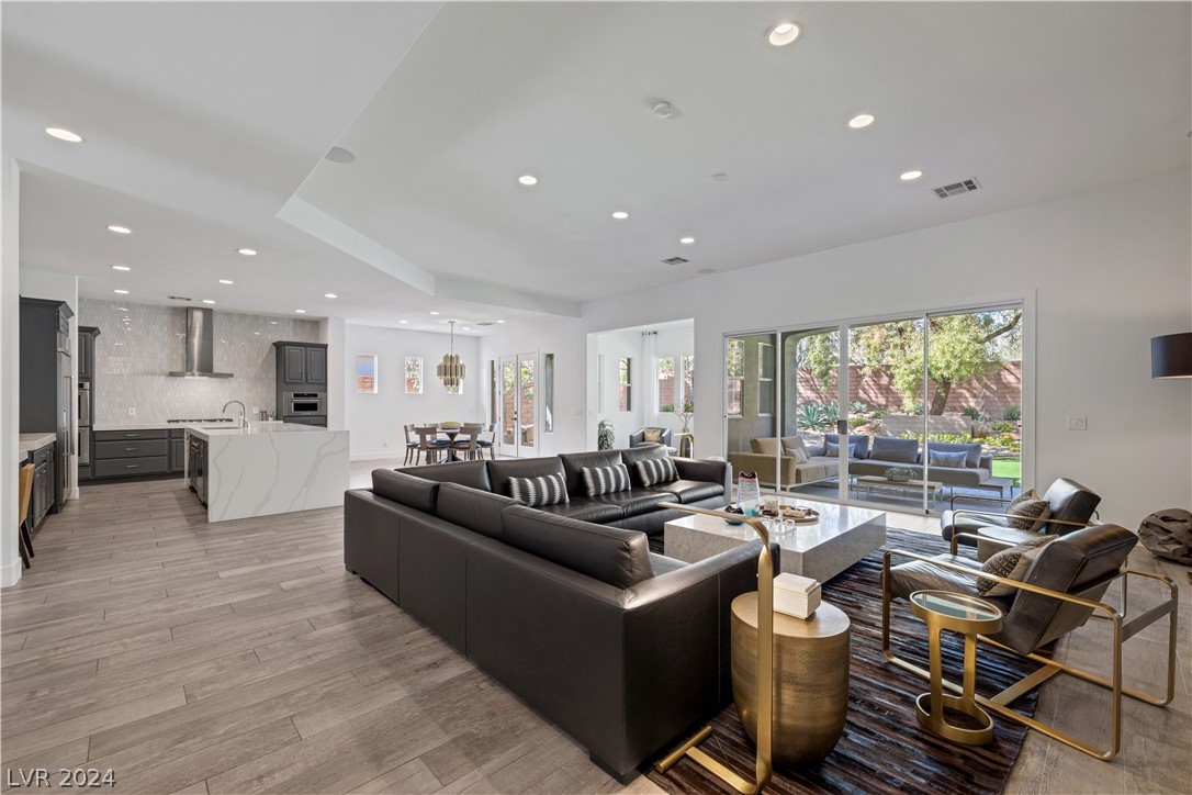 76 Panorama Crest Avenue