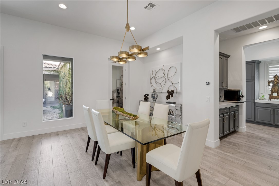 76 Panorama Crest Avenue