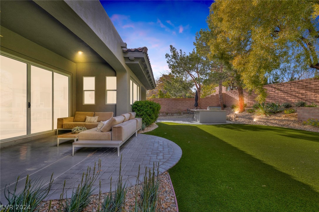 76 Panorama Crest Avenue