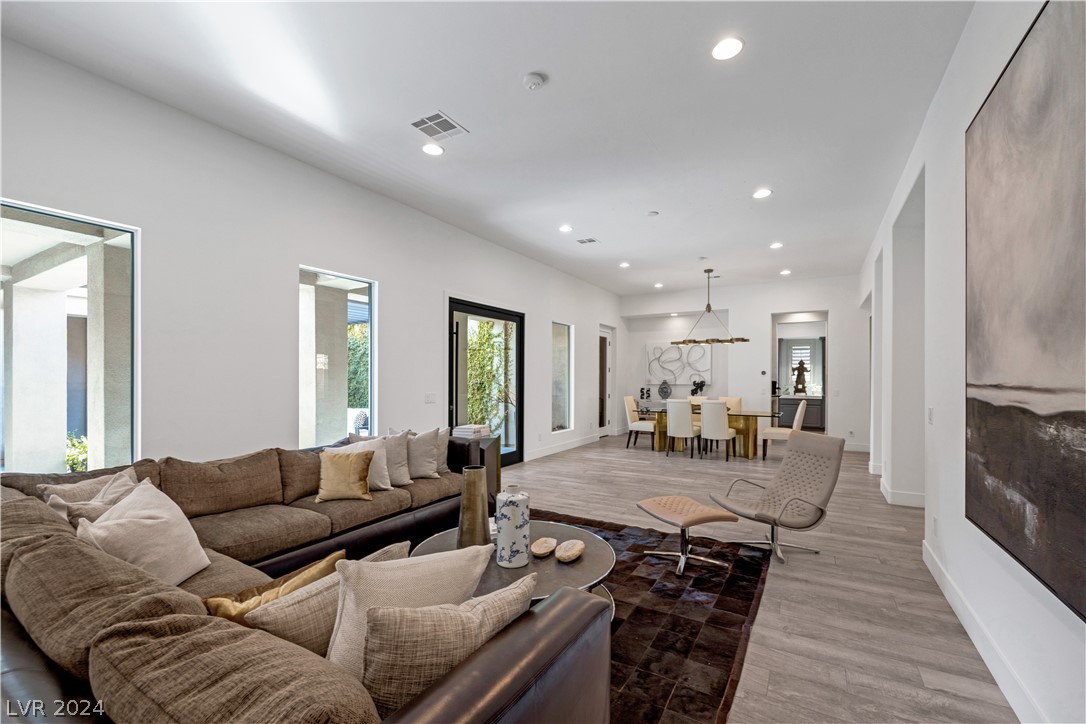 76 Panorama Crest Avenue