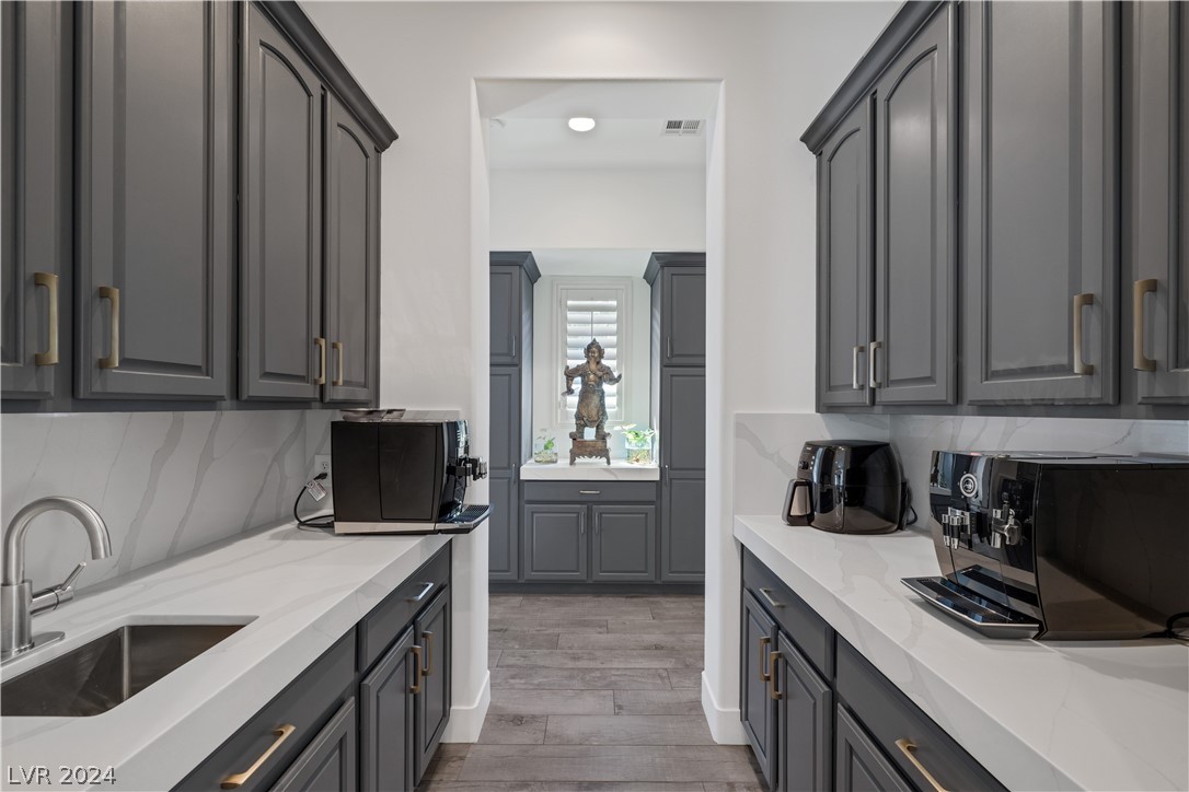 76 Panorama Crest Avenue