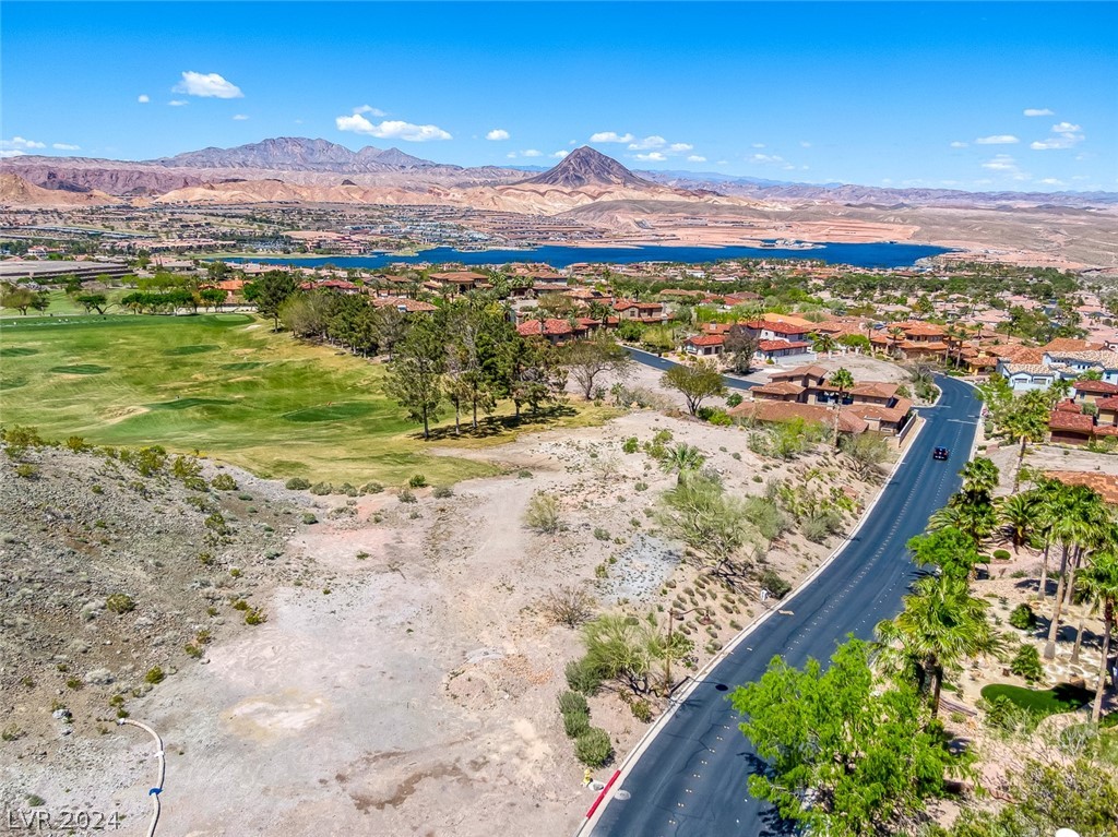 5 Pyrenees Court