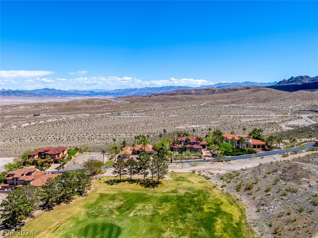 5 Pyrenees Court