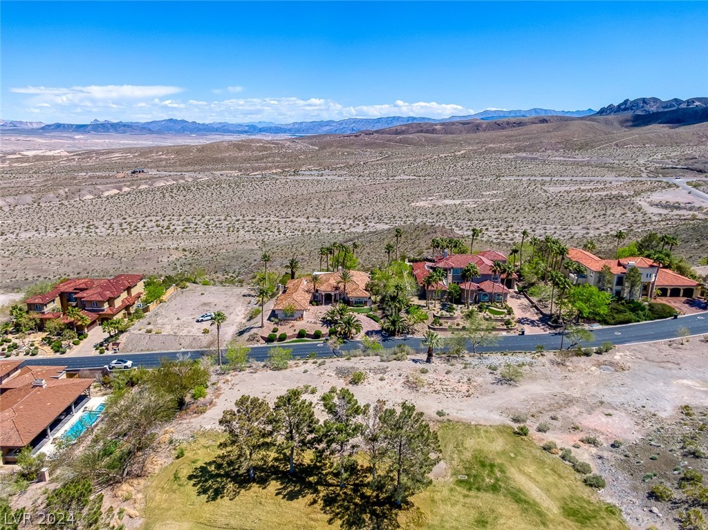 5 Pyrenees Court
