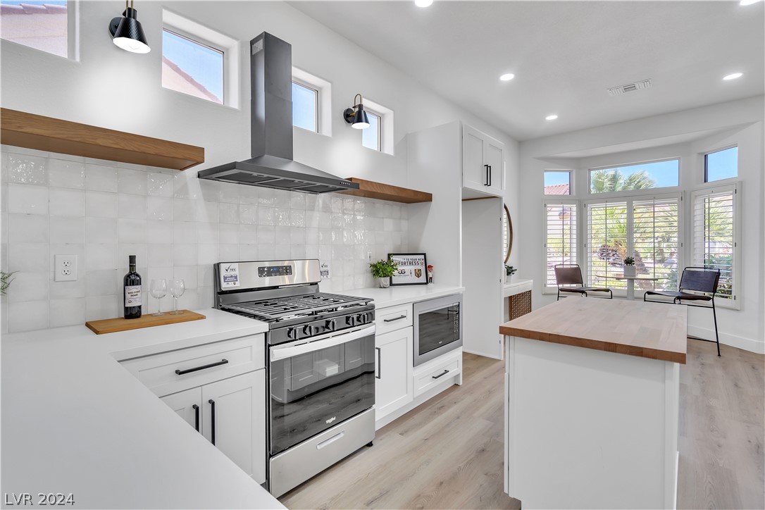 10040 Woodhouse Drive