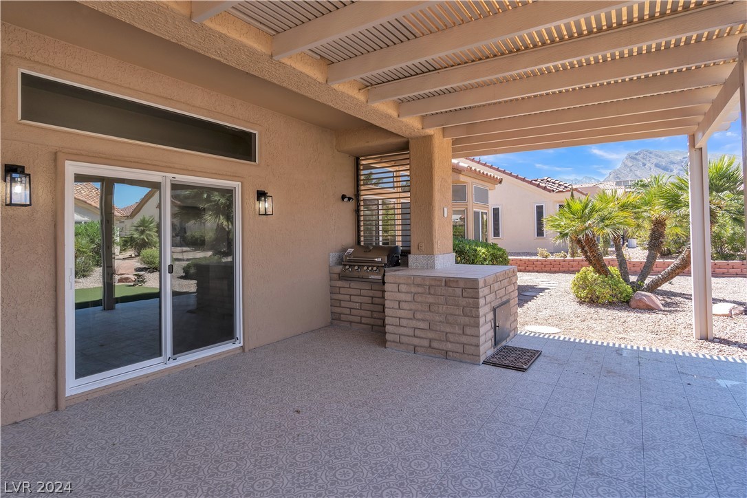 10040 Woodhouse Drive