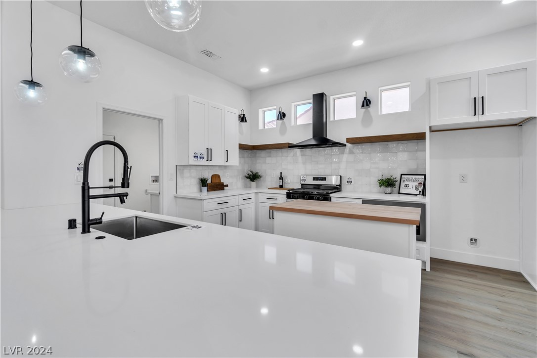 10040 Woodhouse Drive