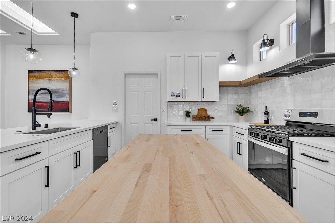 10040 Woodhouse Drive