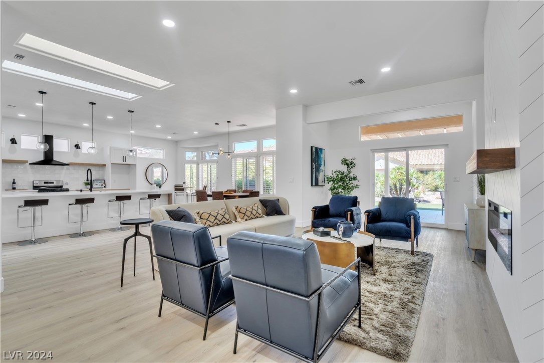 10040 Woodhouse Drive