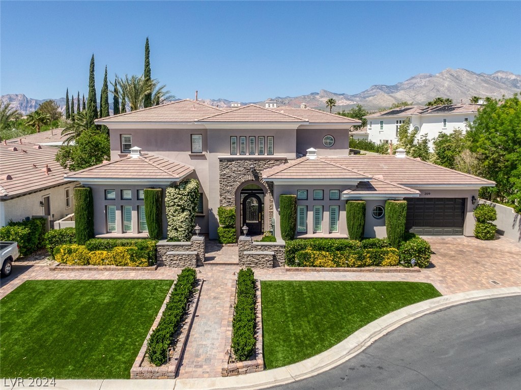 209 Satin Mist Court