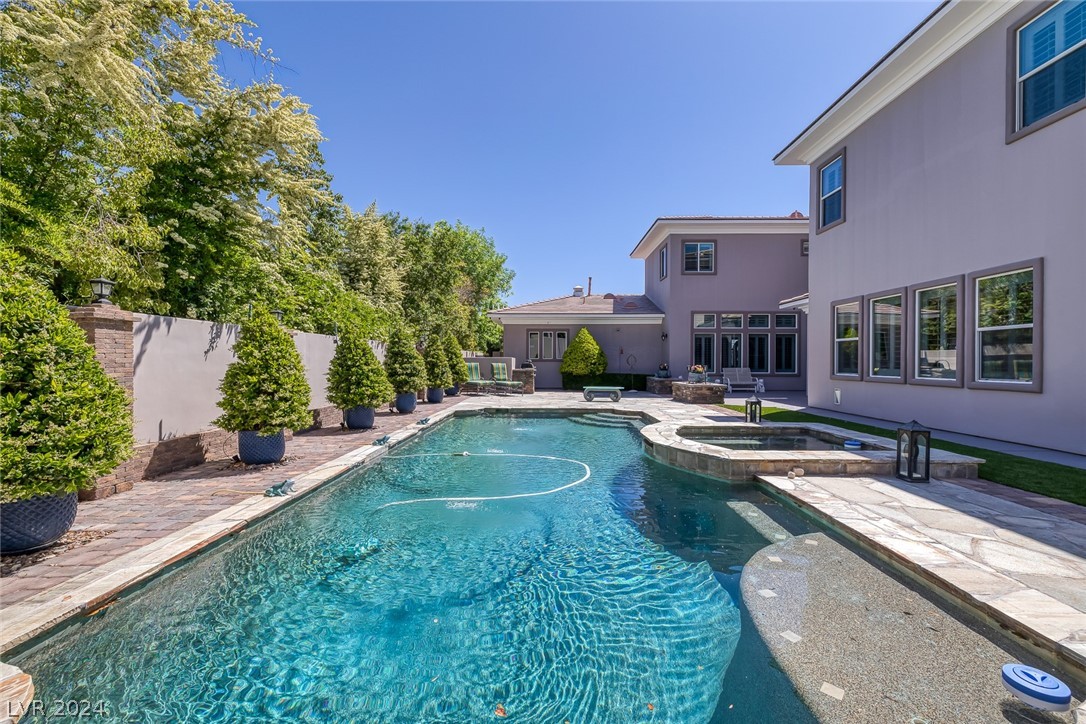 209 Satin Mist Court