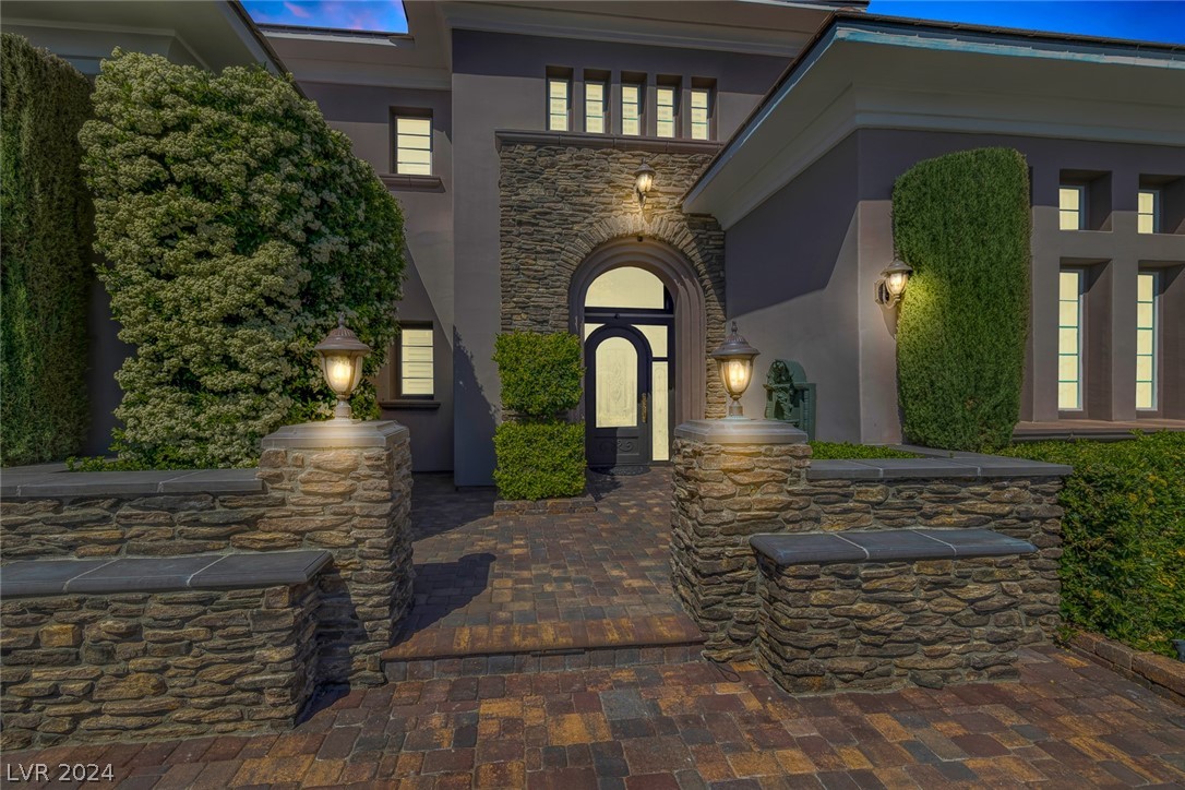 209 Satin Mist Court