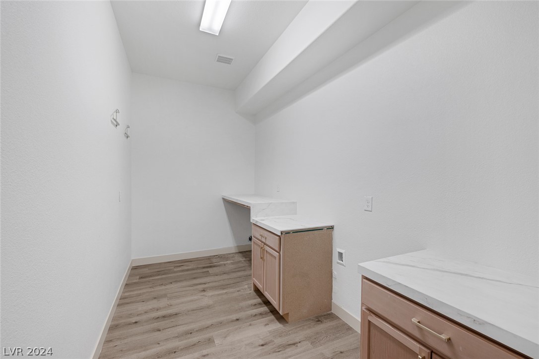 5736 Heather Breeze Court
