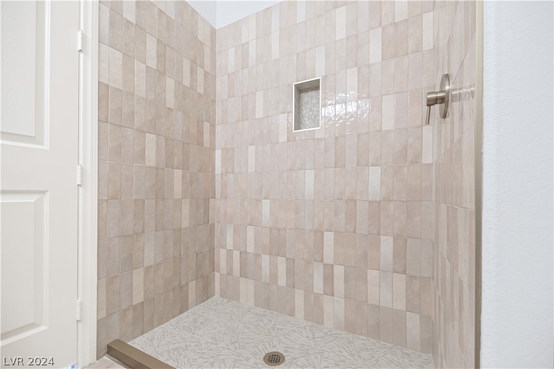5736 Heather Breeze Court
