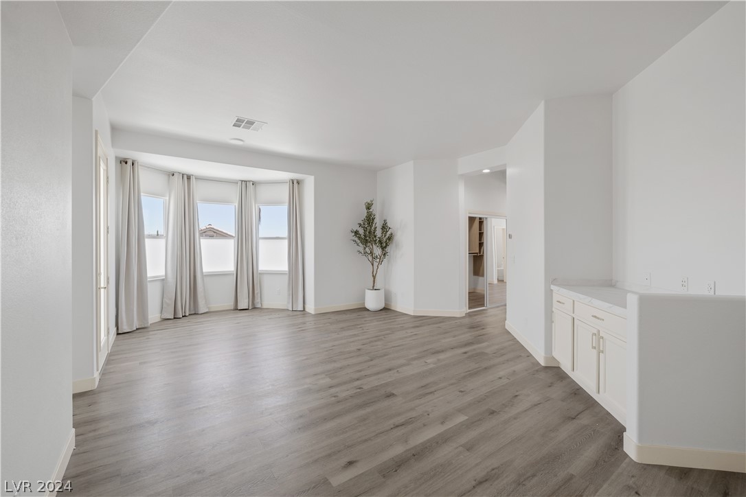 5736 Heather Breeze Court