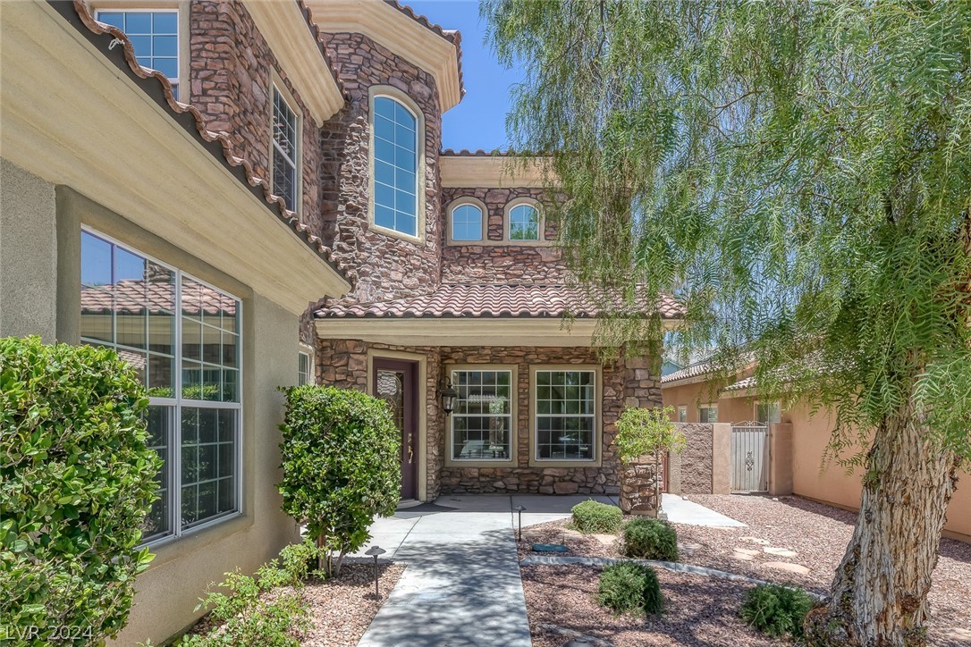 5736 Heather Breeze Court