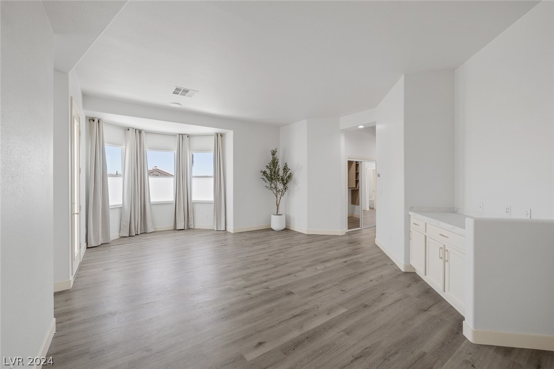 5736 Heather Breeze Court