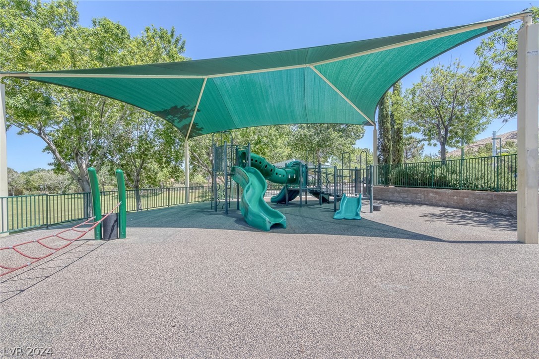 5736 Heather Breeze Court