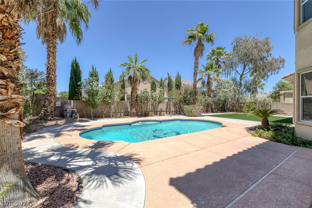 5736 Heather Breeze Court