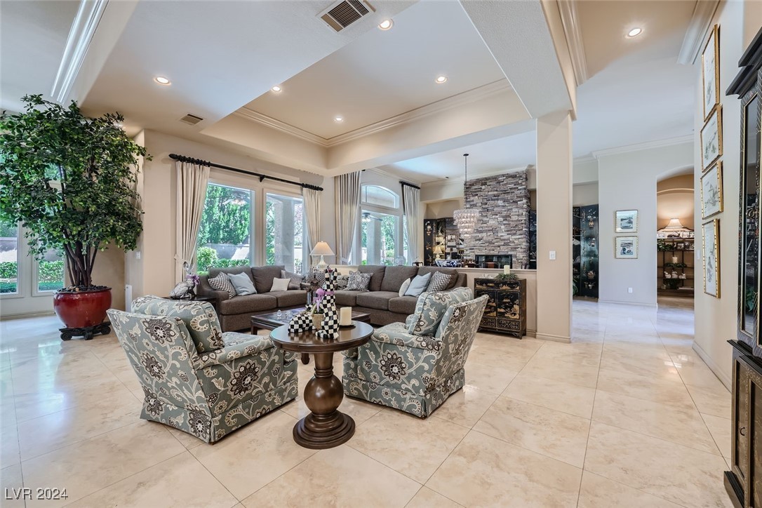 9324 Fontainbleu Drive