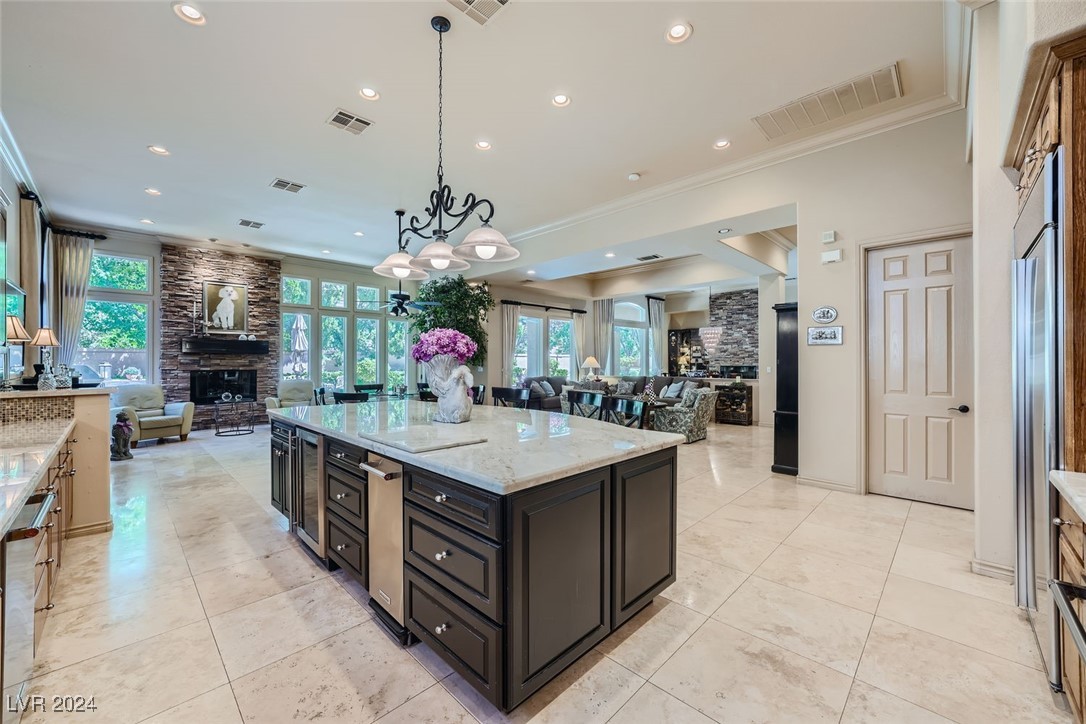 9324 Fontainbleu Drive