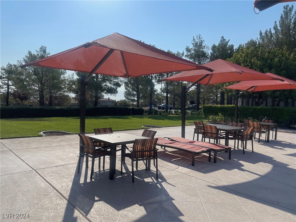 9324 Fontainbleu Drive