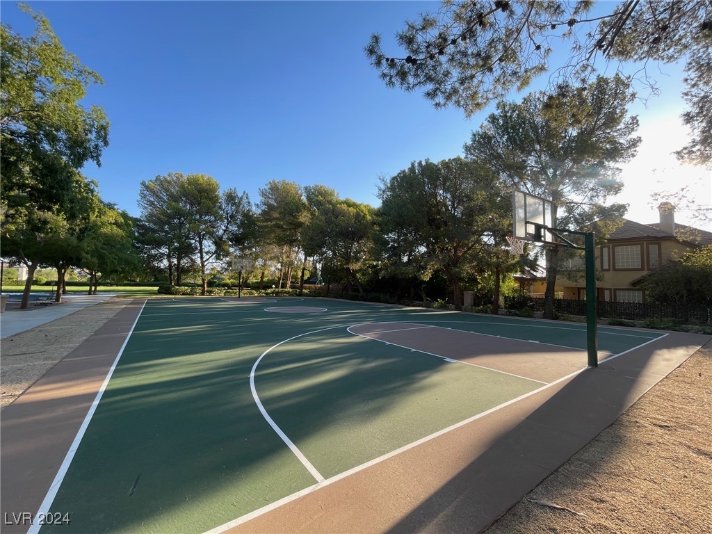 9324 Fontainbleu Drive