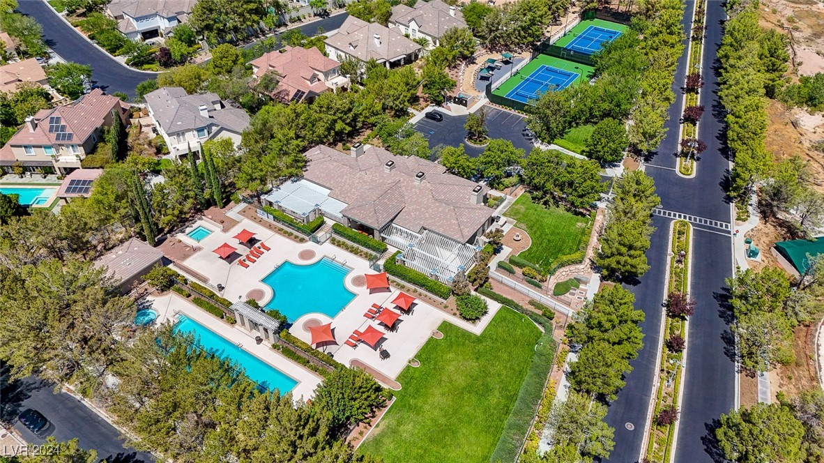 9324 Fontainbleu Drive